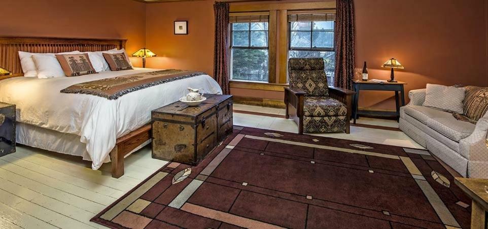 Mccloud Hotel Extérieur photo