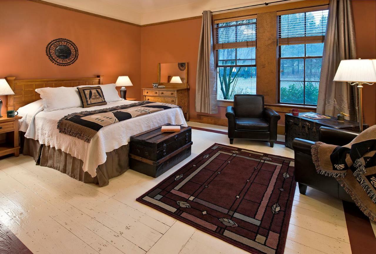 Mccloud Hotel Extérieur photo