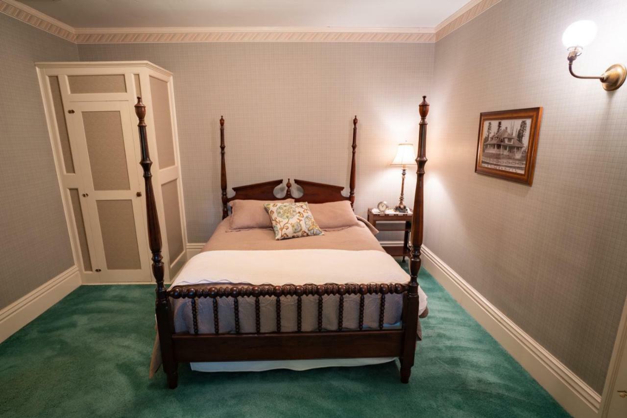 Mccloud Hotel Extérieur photo